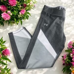 Under Armour Gray Athletic Leggings Sz XL Cropped Gym Bottoms Activewear